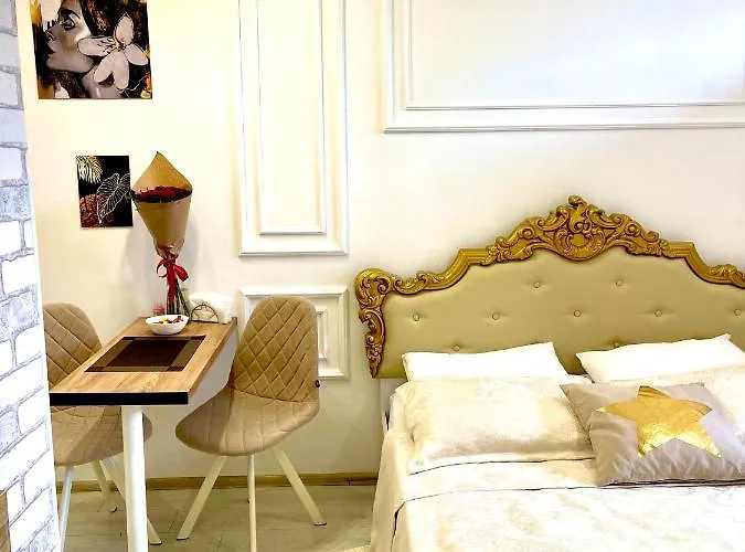 Vintage Kotlyarska10 Apartment *